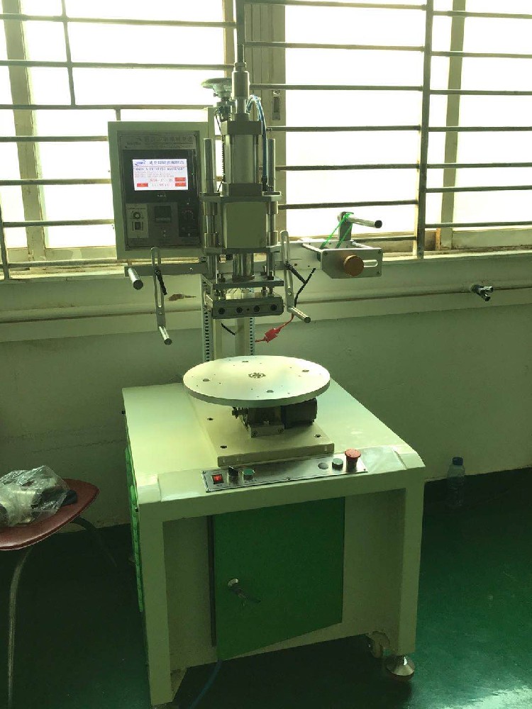 TYT-150F4C自動四工位轉(zhuǎn)盤平面燙金機(jī)